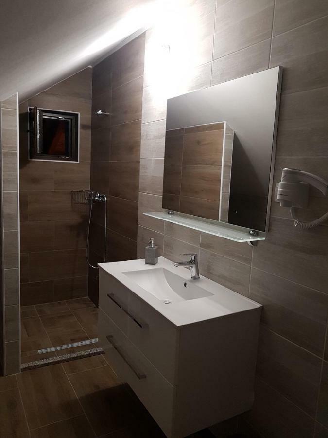 Studio Apartmani Patricia Smoljanac Buitenkant foto