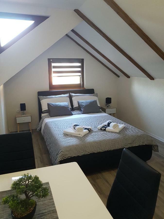 Studio Apartmani Patricia Smoljanac Buitenkant foto